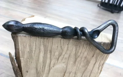 Ručně kovaný otvírák