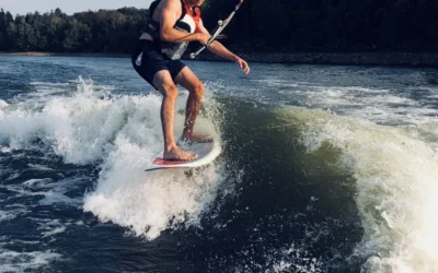 Wakesurfing